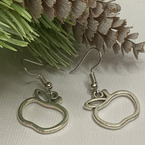 Apple Earring, Teacher Earring, Teacher Appreciation Gift, School Earring, Gift - Picture 2 of 5